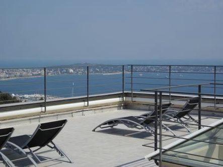 Villa Alamp#Supercannes #Golfejuan #Cannes #Mediterraneanpanoramicview #Piscine #Rooftop # Verymodern #Openliving #Closebeach #Closecapantibes วาลูริส ภายนอก รูปภาพ