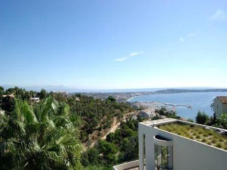 Villa Alamp#Supercannes #Golfejuan #Cannes #Mediterraneanpanoramicview #Piscine #Rooftop # Verymodern #Openliving #Closebeach #Closecapantibes วาลูริส ภายนอก รูปภาพ